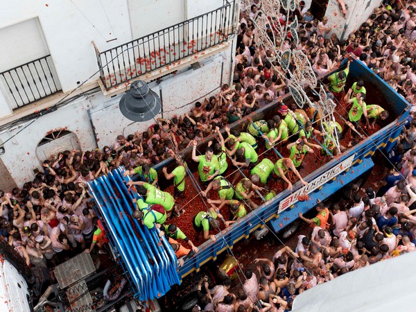 La Tomatina in Buñol with In The Sun Holidays 2