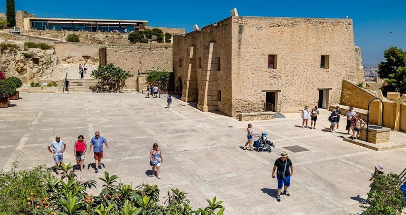 Castillo Santa Barbara Alicante 4