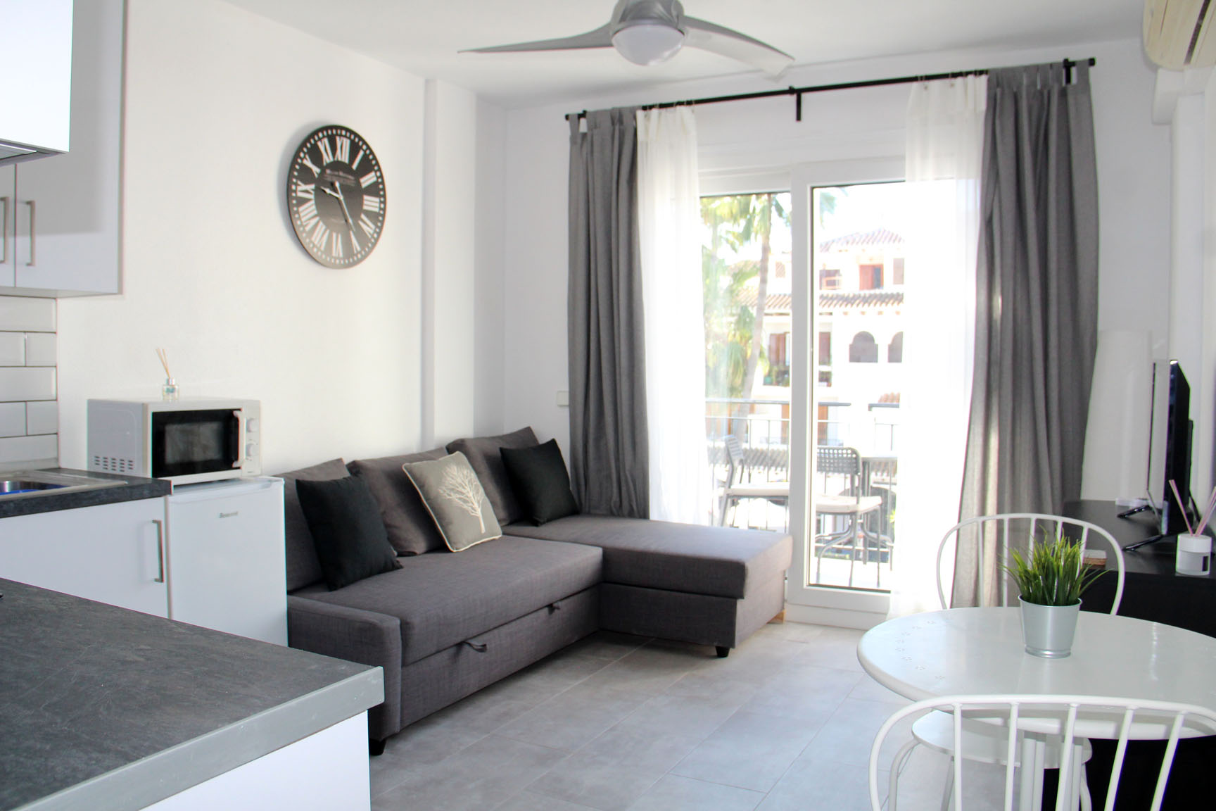1 bed Apartment in Villamartin Plaza for Holiday Rental ID 1794