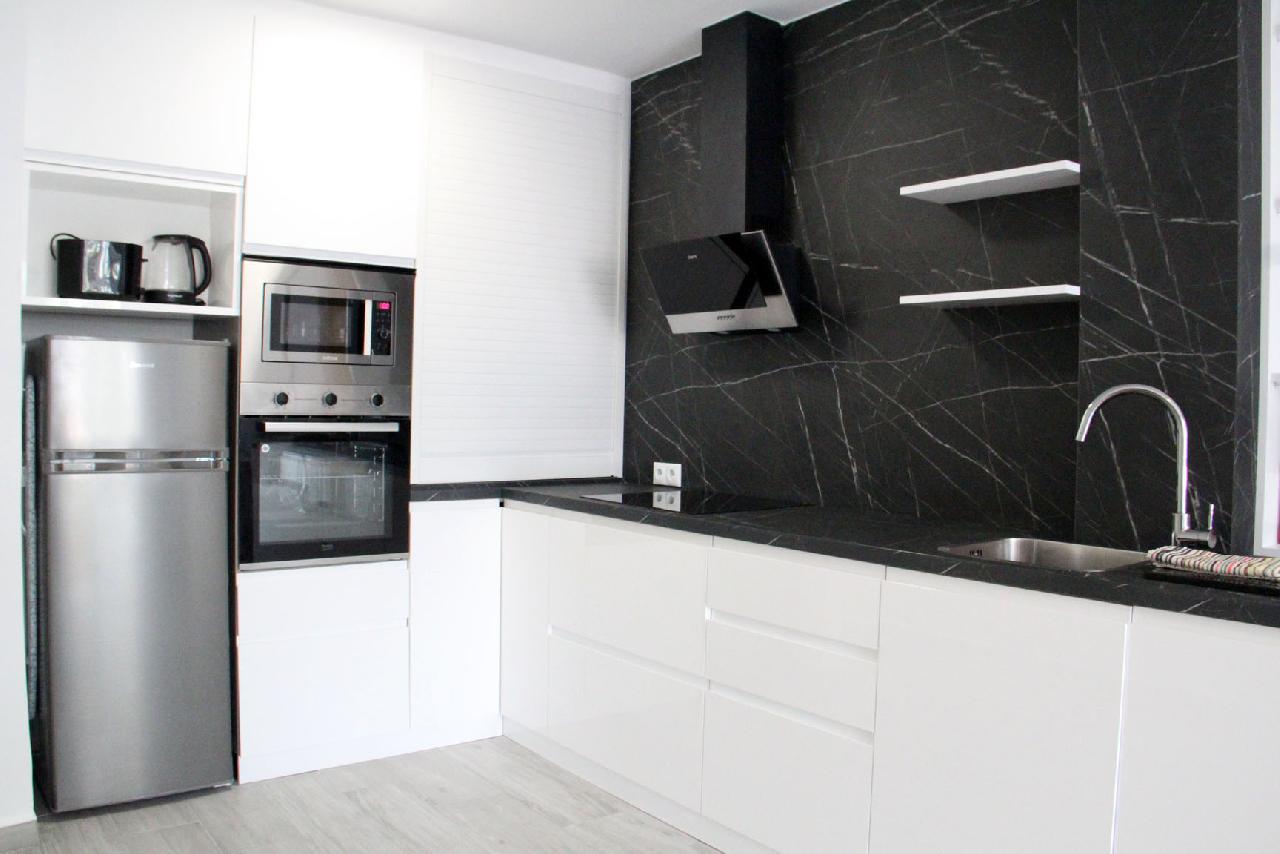 itsh 1554131329TLDQOX ref 1741 7 Fully fitted modern open plan kitchen Villamartin Plaza