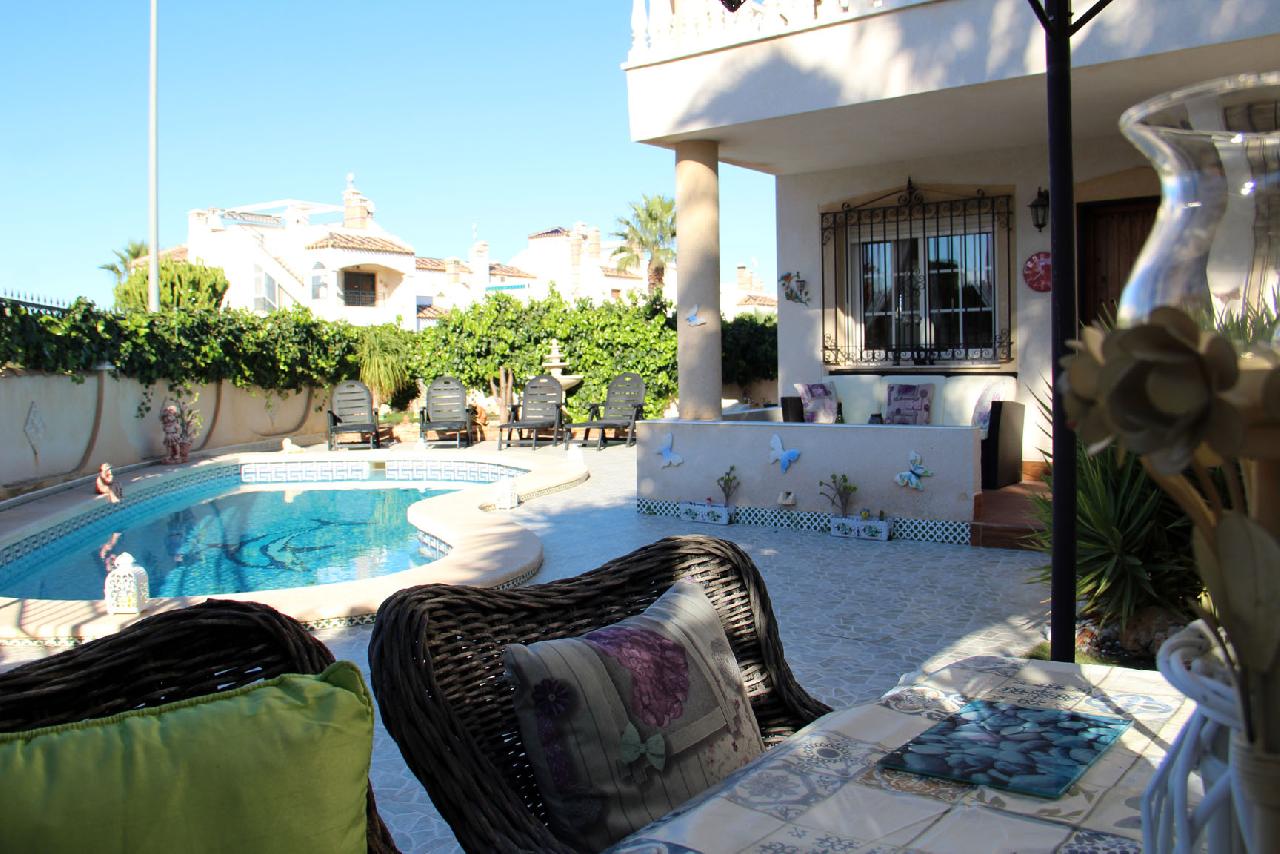 itsh 1638660574RKMPJV ref 1773 mobile 1 Beautiful outdoor and private pool area Villamartin