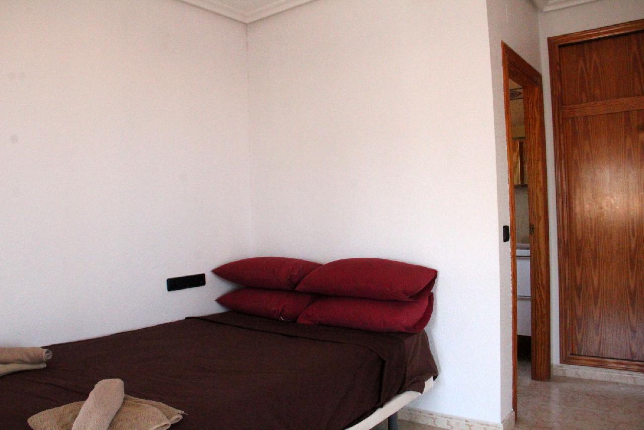 itsh 1699273013NSVEWA ref 1812 mobile 16 Double bed upstairs Playa Flamenca