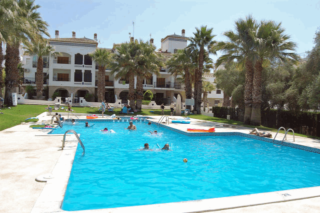 itsh 1522138368SXEZUQ ref 1730 mobile 3 Communal Pool of the Villmartin Plaza Villamartin Plaza