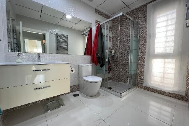 itsh 1684416341EDFHTR ref 1808 mobile 15 Large shower room Villamartin