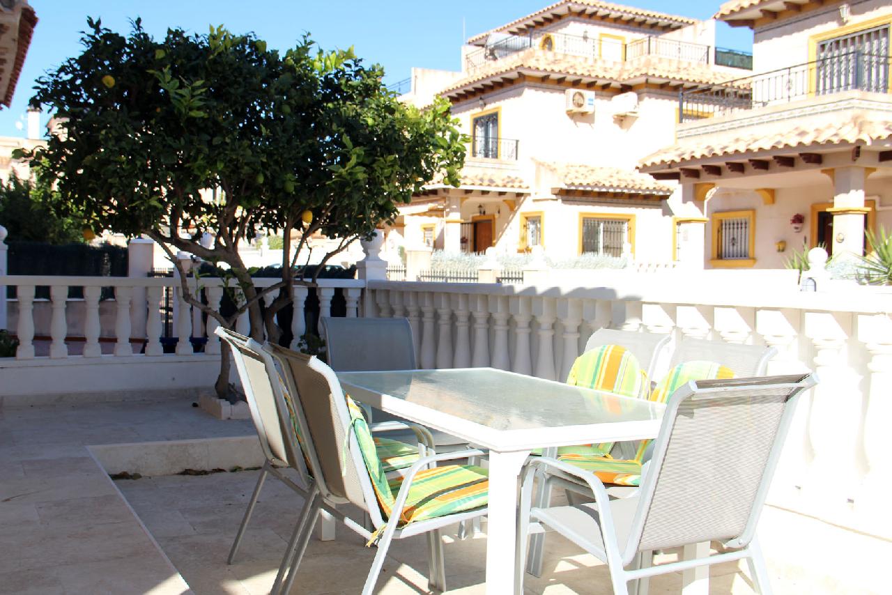 itsh 1675446637HFBCEI ref 1800 mobile 5 Dining outdoors and BBQ Cabo Roig