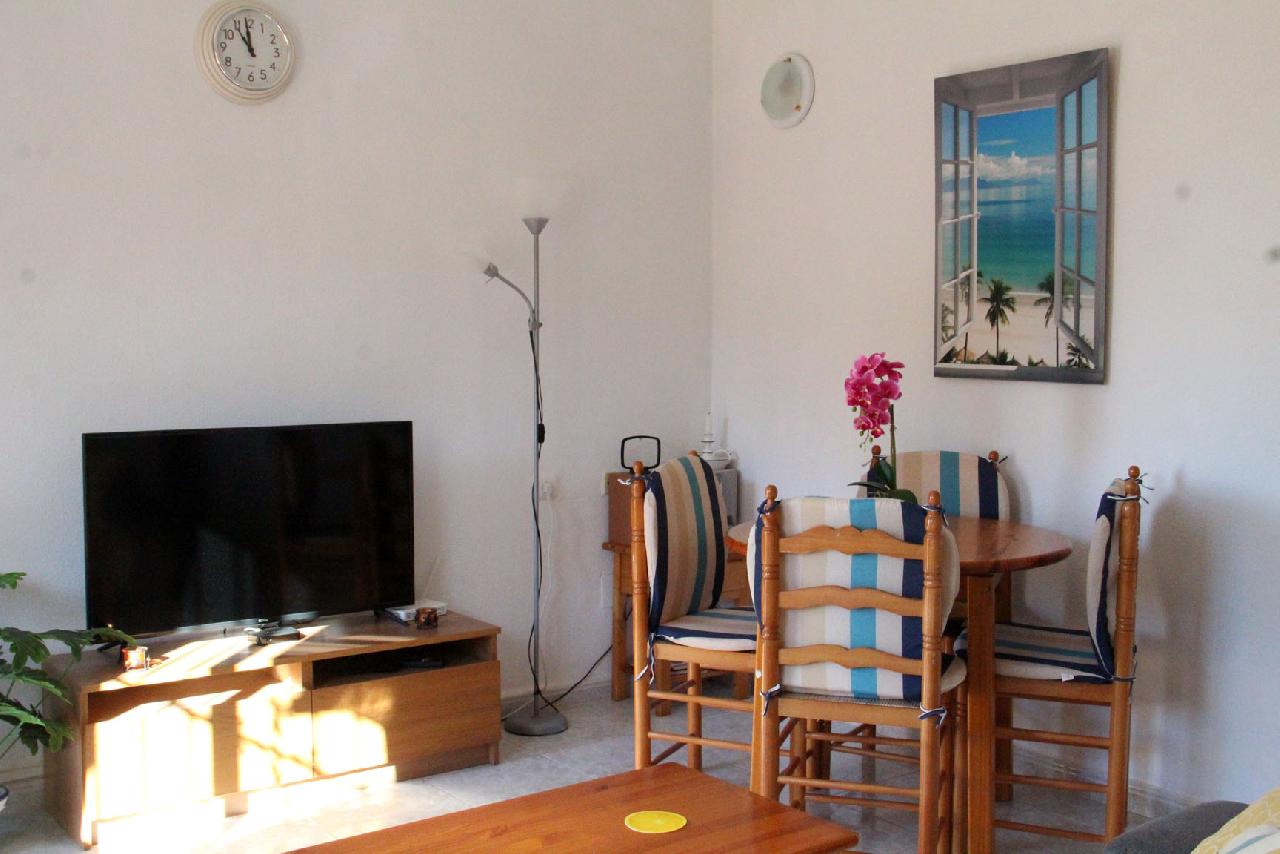 itsh 1643144287ZNKHCL ref 1775 mobile 6 Dining area and full UK TV channels with free WIFI Villamartin