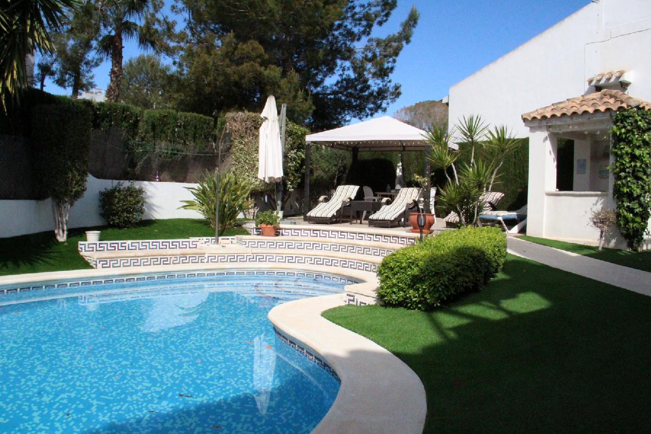 itsh 1680971278TSWBHU ref 1803 1 Stunning private pool, sunbathing & BBQ Villamartin