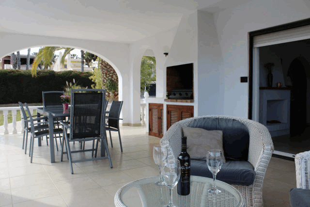 itsh 1553262456RFOTWN ref 1098 mobile 3 The perfect terrace for relaxing and dining! Villamartin