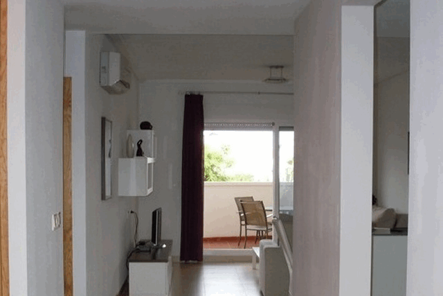 itsh 1521889605AZRQUD ref 93 mobile 4 Entrance to the apartment Villamartin