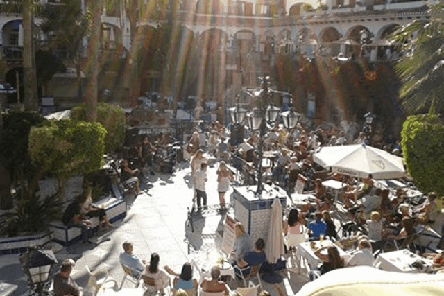 itsh 1521901332FXBPML ref 1698 mobile 22 Live bands in the Villamartin Plaza Villamartin Plaza