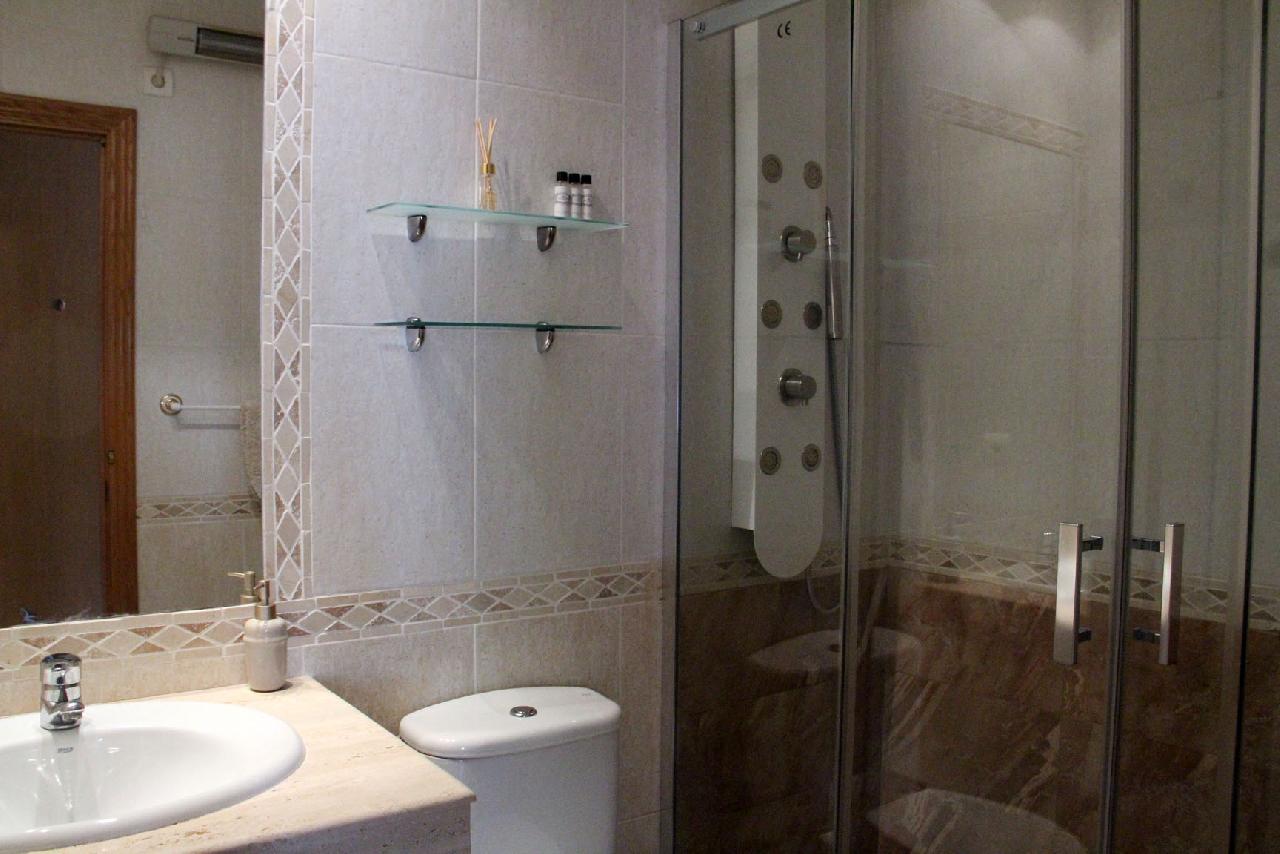 itsh 1680971278TSWBHU ref 1803 mobile 9 Full shower room for the apartment Villamartin