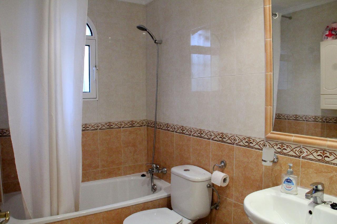 itsh 1646607966YJRPIU ref 1781 mobile 10 Full family bathroom downstairs Villamartin