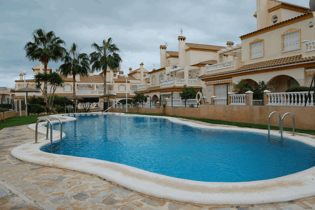 itsh 1521881460TQWANP ref 1712 mobile 1 Communal pool outside of your door! Playa Flamenca