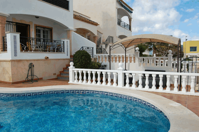 itsh 1522046576TOFMCN ref 1627 mobile 1 Spacious 4 bedroom property with private pool Villamartin