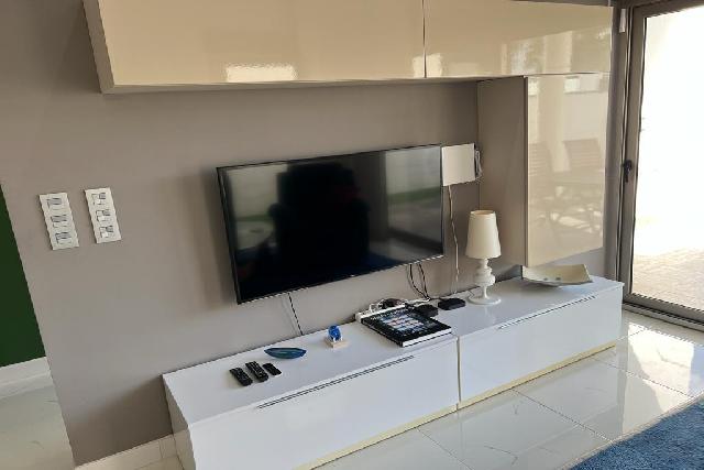 itsh 1684416341EDFHTR ref 1808 mobile 8 Entertainment centre Villamartin