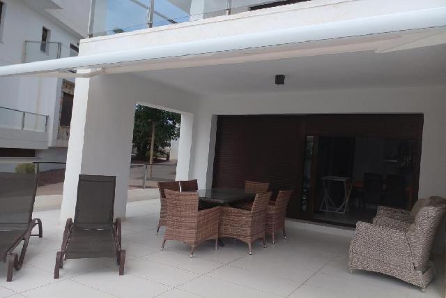 itsh 1757007564FAELWS ref 1833 mobile 2 Outside terrace for dining and sunbathing Los Dolses