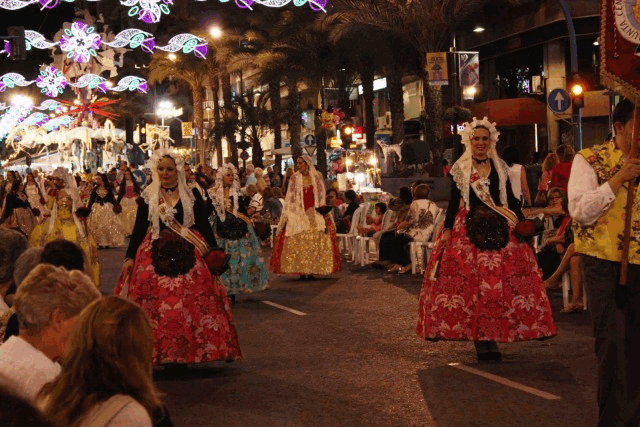 itsh 1572623867VZULXR ref 1748 24 Local festive parades Las Ramblas