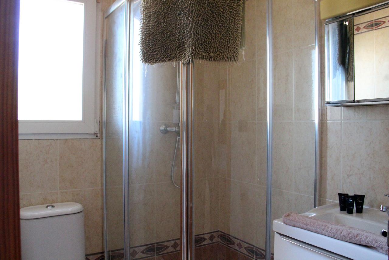 itsh 1699273013NSVEWA ref 1812 mobile 17 Shower for the upstairs apartment Playa Flamenca