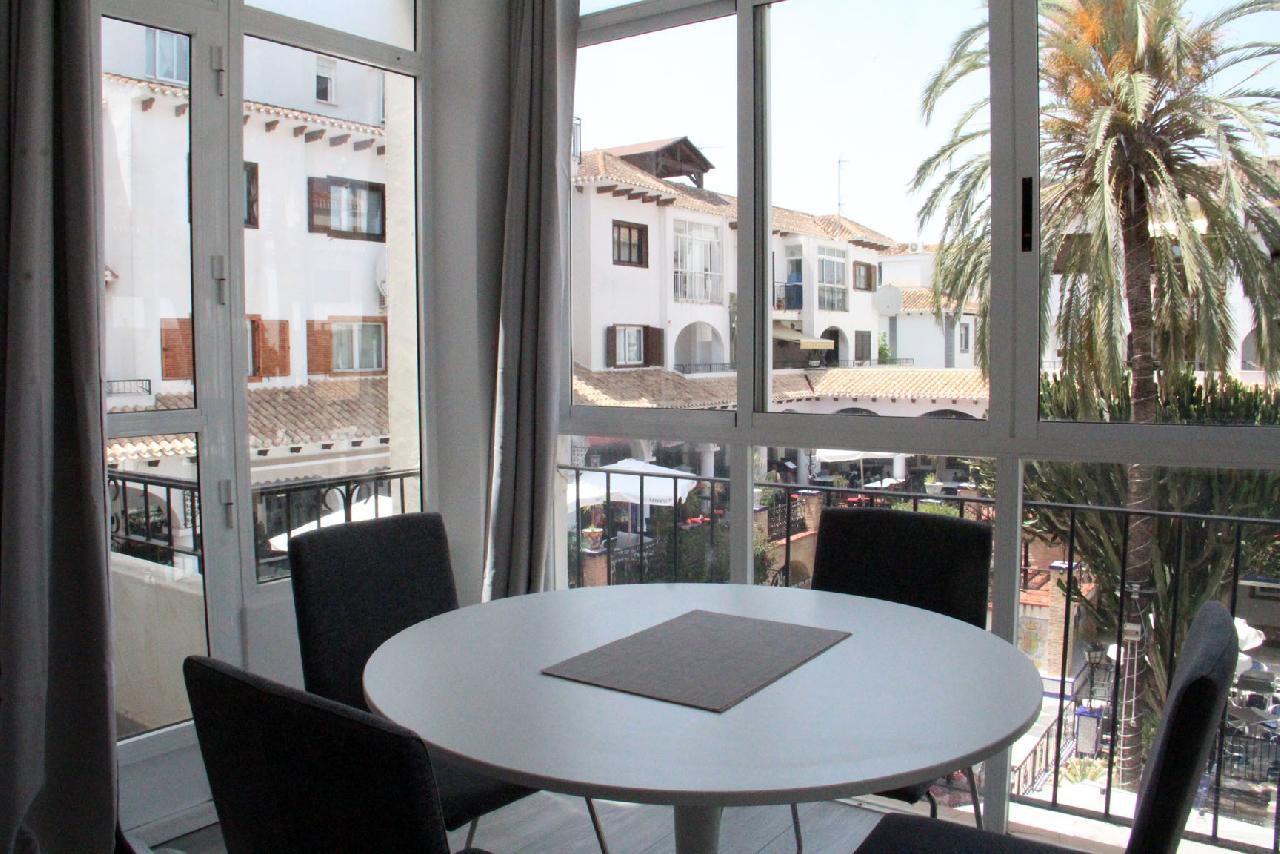 itsh 1554131329TLDQOX ref 1741 mobile 1 Dine with lovely views of the Villamartin Plaza Villamartin Plaza