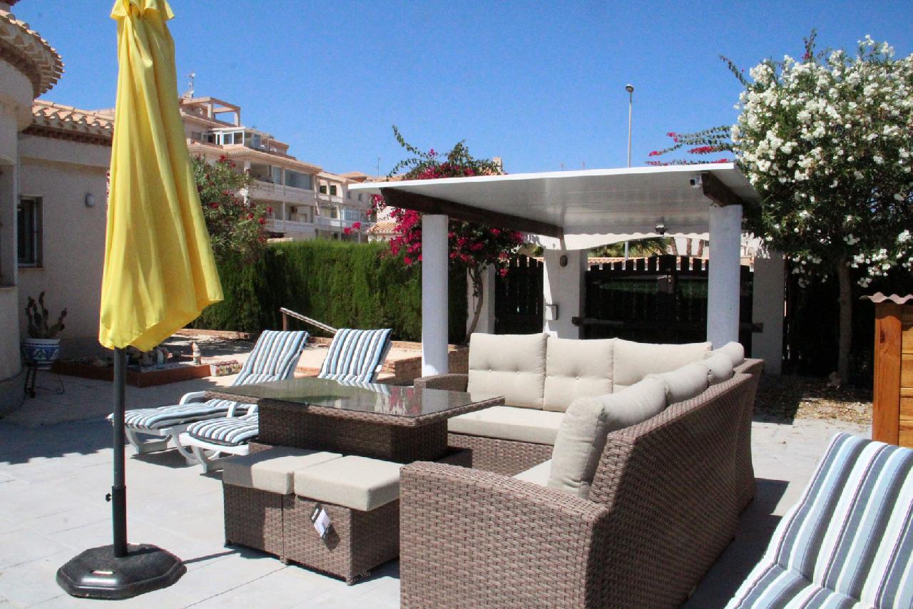 itsh 1699273013NSVEWA ref 1812 mobile 14 Sitting and sunbathing area Playa Flamenca