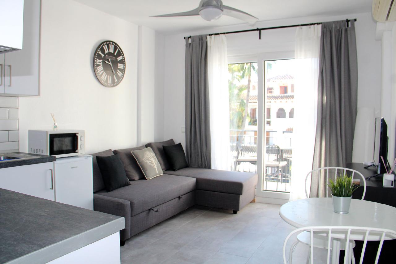 itsh 1669757541HFBJXV ref 1794 mobile 1 Living room of the apartment Villamartin Plaza