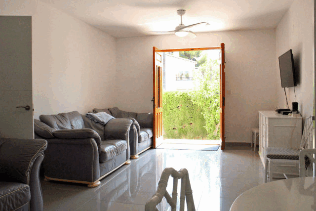 itsh 1553326322TKPGOV ref 1742 mobile 2 Grand entrance to the villa Villamartin