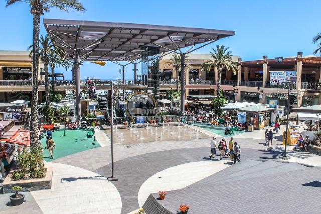 itsh 1774892945BJCLRO ref 1838 mobile 23 Zenia BLVD shopping centre Villamartin