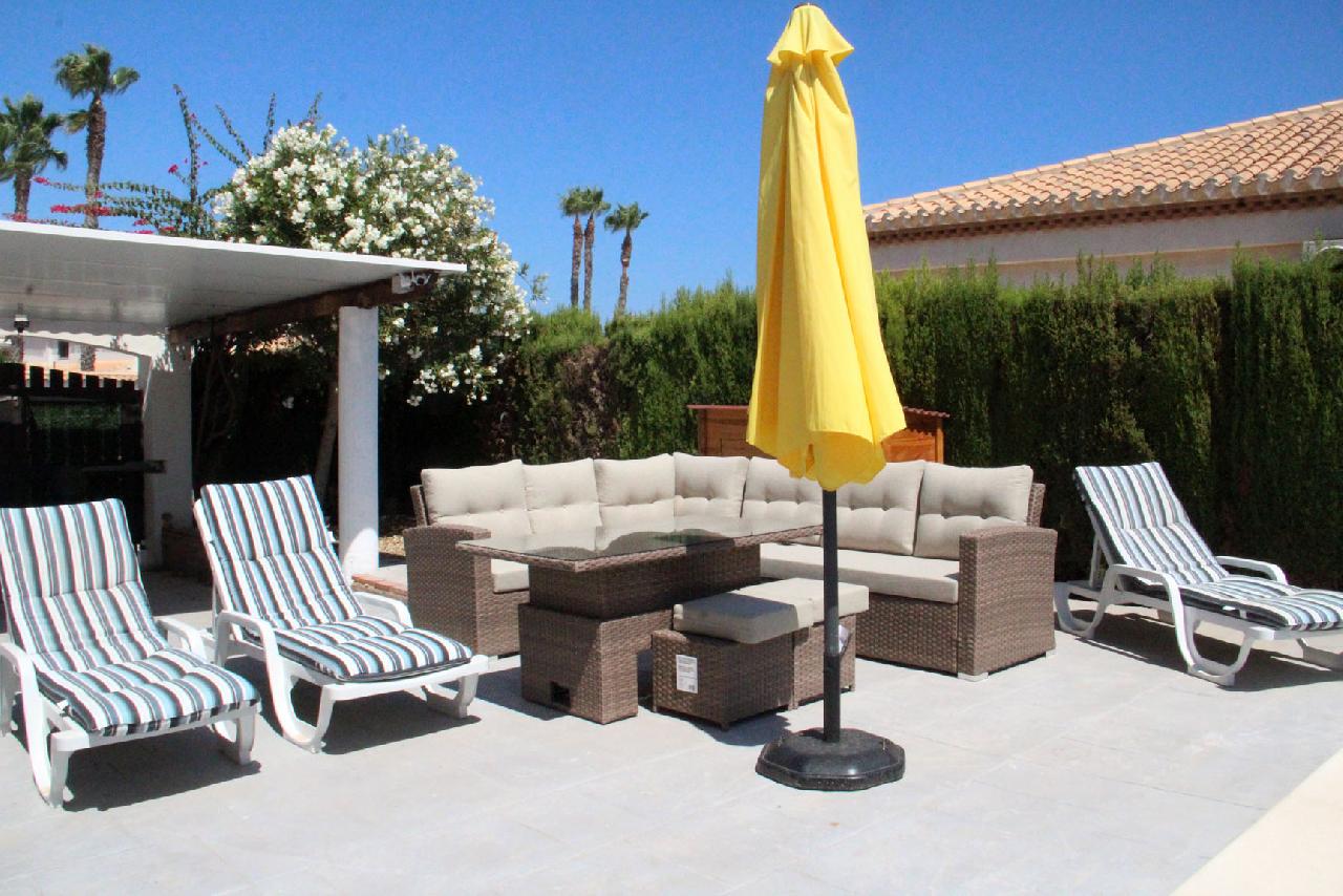 itsh 1699273013NSVEWA ref 1812 mobile 3 sunbathe and relax at the villa Playa Flamenca