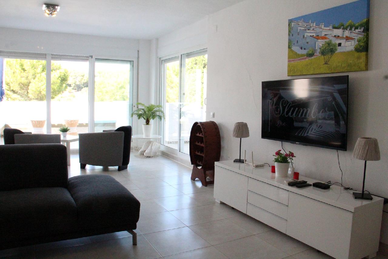 itsh 1634506291HJIOLG ref 1770 mobile 1 Spacious living room TV and FREE WIFI Villamartin