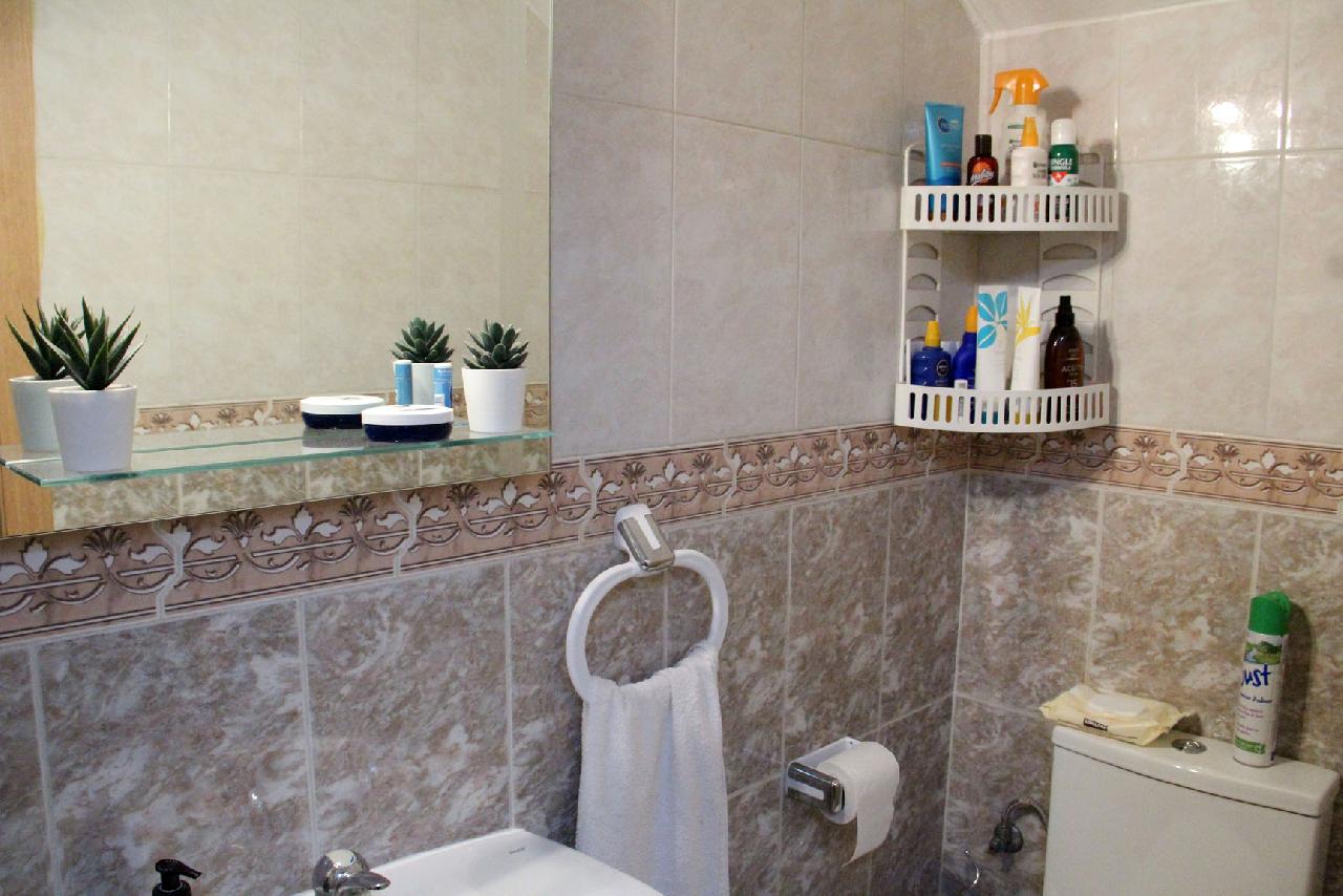 itsh 1675446637HFBCEI ref 1800 mobile 10 Downstairs WC Cabo Roig