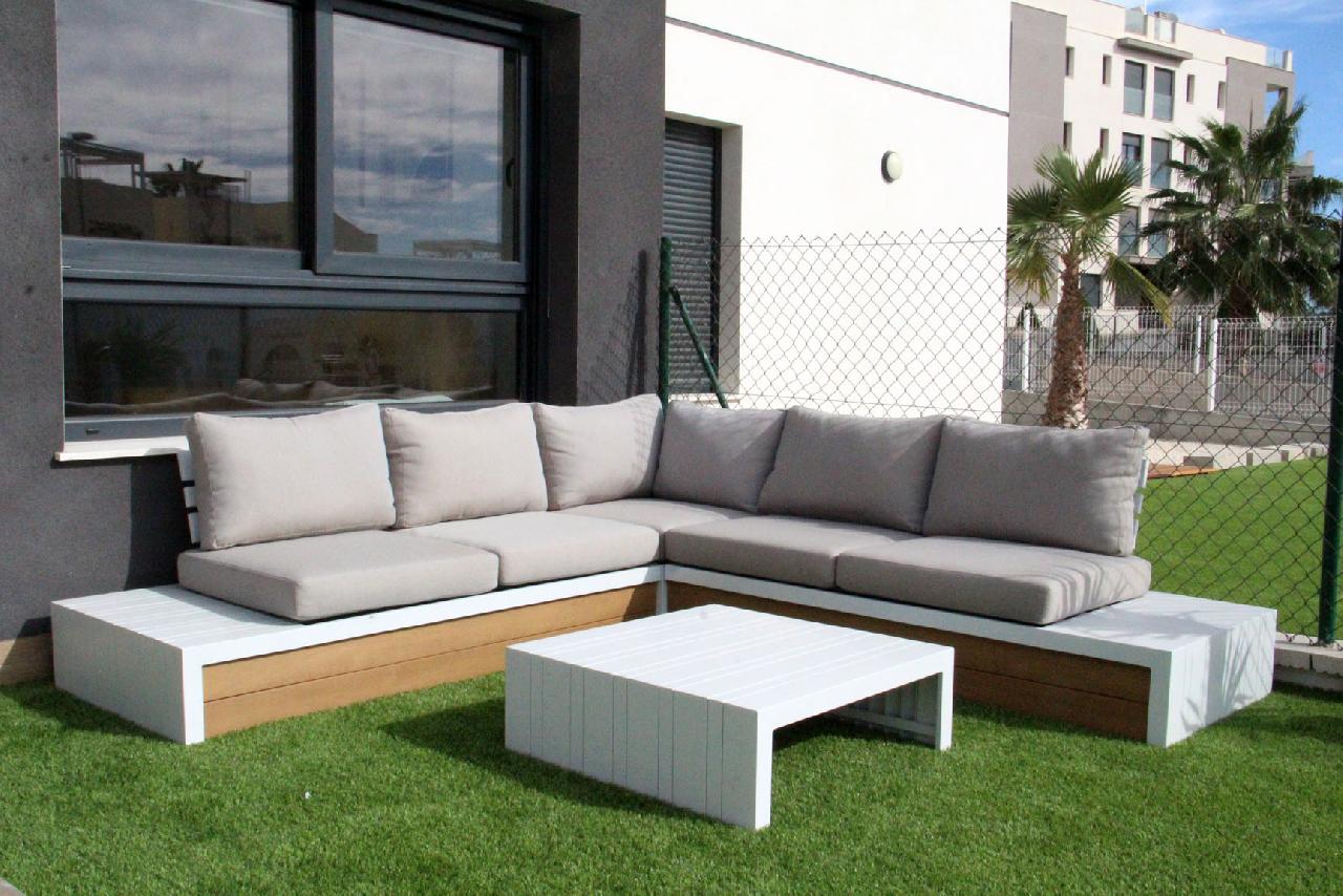 itsh 1699280071XIHRFC ref 1813 mobile 2 Spacious outdoor seating Villamartin