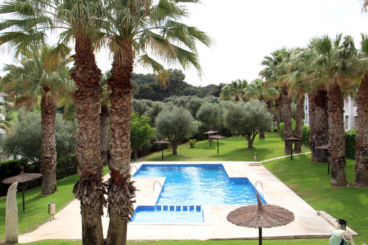itsh 1684344573WGTFDA ref 1806 mobile 11 Communal pool for the complex Villamartin Plaza