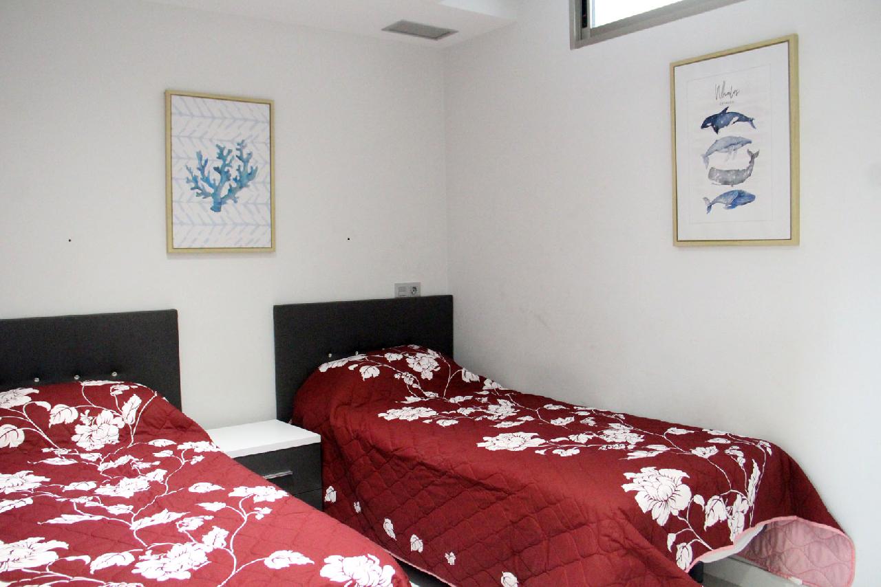 itsh 1756052110TGJMCL ref 1832 mobile 20 Bedroom 5 downstairs with ensuite Villamartin