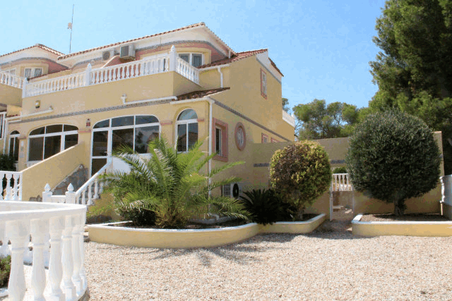 itsh 1573332353HUYLBQ ref 1750 mobile 1 Front of this holiday home El Galan