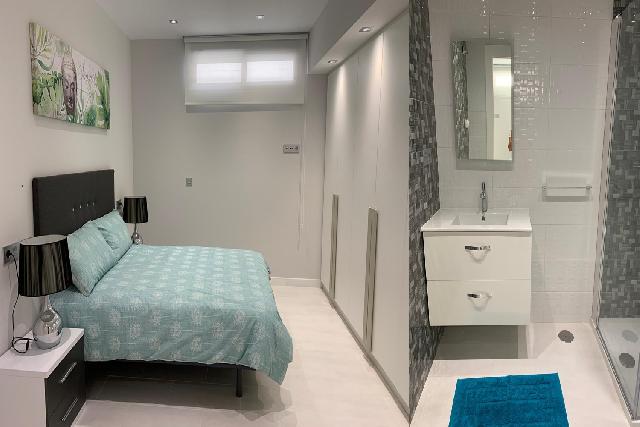 itsh 1756052110TGJMCL ref 1832 mobile 10 Double bed downstairs ensuite Villamartin