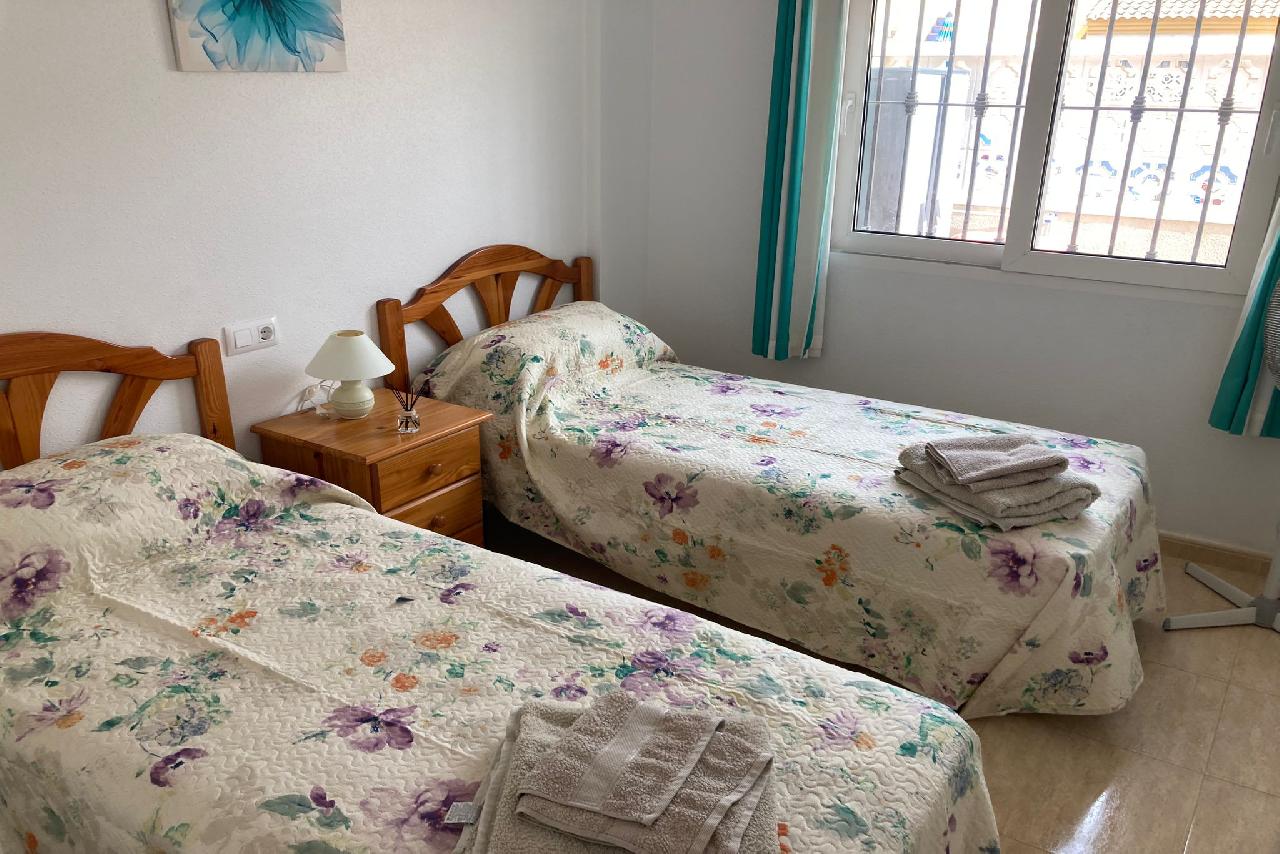 itsh 1699283857FORJHE ref 1814 mobile 14 Twin  bedroom downstairs Villamartin