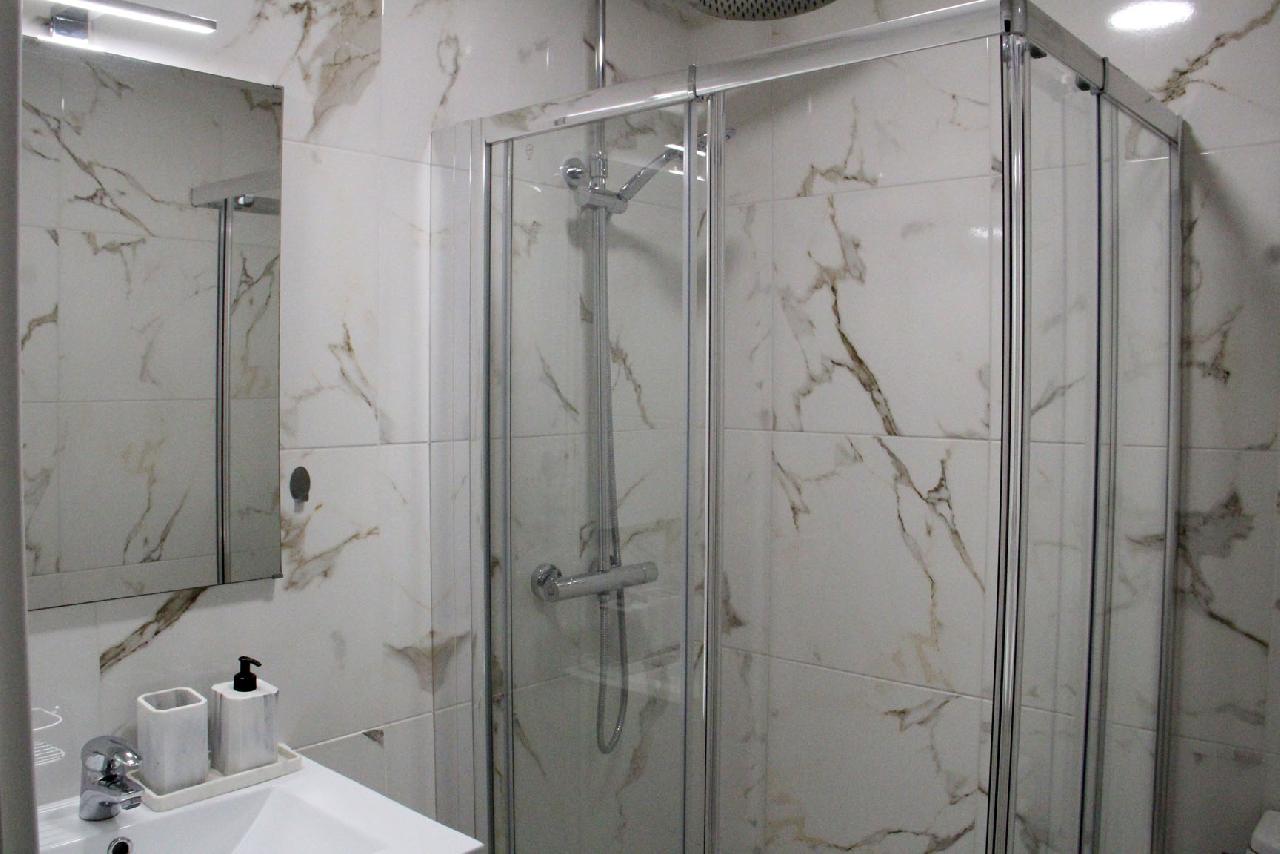 itsh 1774892945BJCLRO ref 1838 mobile 10 Downstairs shower Villamartin