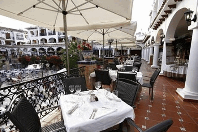 itsh 1592602574EHRMJQ ref 1757 mobile 12 5 Star restaurants in the plaza Villamartin Plaza