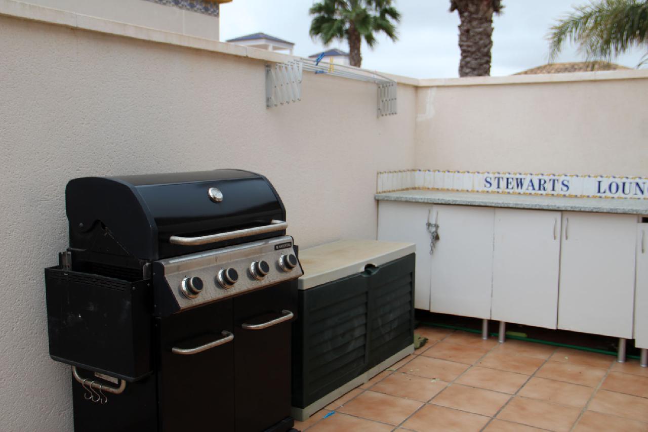 itsh 1646607966YJRPIU ref 1781 mobile 4 BBQ on the solarium Villamartin