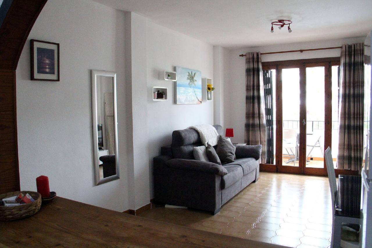itsh 1740572132BIWTXU ref 1829 mobile 5 Living room Villamartin Plaza