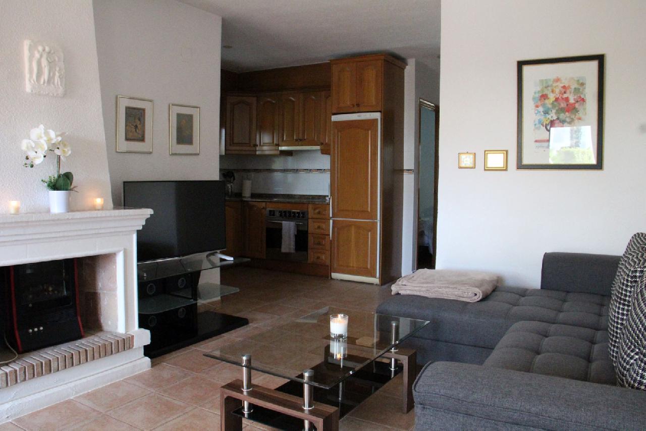 itsh 1680971278TSWBHU ref 1803 mobile 2 Spacious living room, TV and FREE Wifi Villamartin