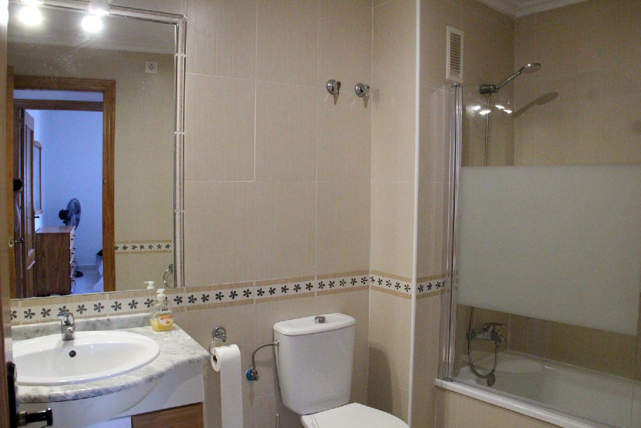 itsh 1774889592EKMIRW ref 1835 mobile 10 Full family bathroom Cabo Roig