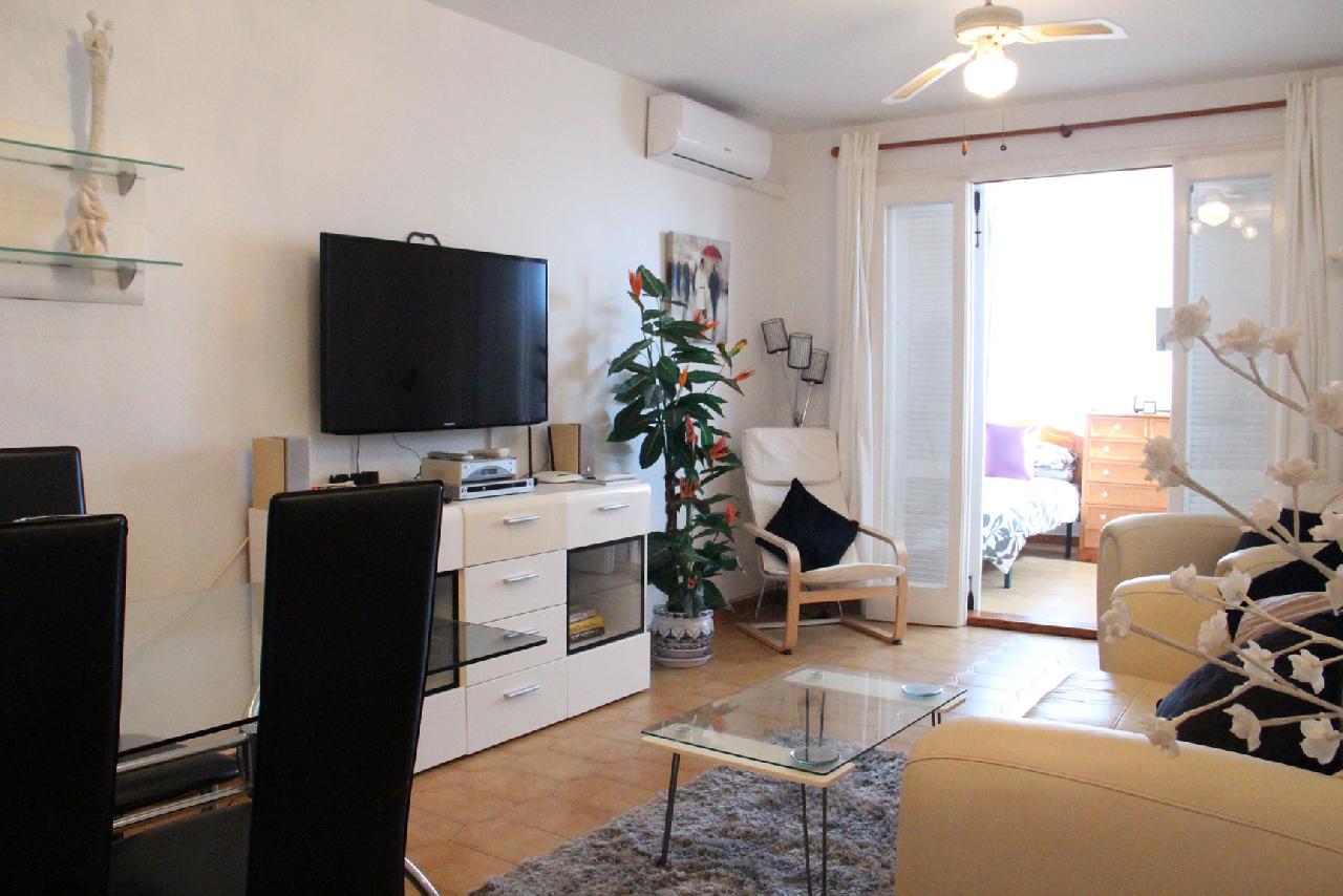 itsh 1707154092KYZASB ref 1819 mobile 1 Spacious living room with FREE wifi Villamartin Plaza