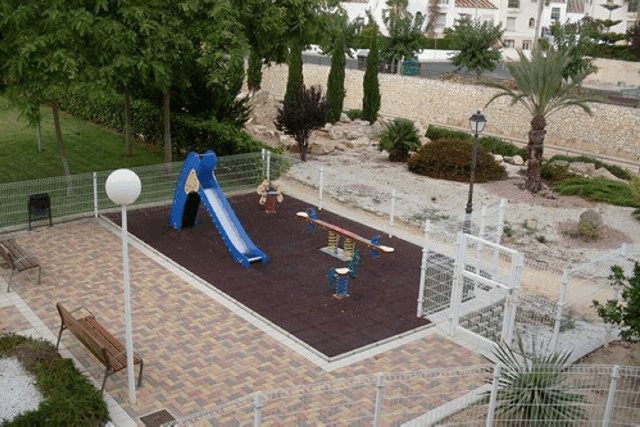 itsh 1521889605AZRQUD ref 93 mobile 11 Childrens play area Villamartin