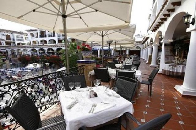 itsh 1701105158PWEIQS ref 1816 mobile 17 Luxury dining in the Villamartin Plaza Las Violetas