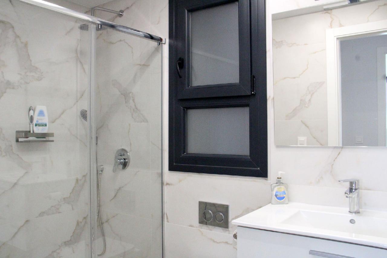 itsh 1699280071XIHRFC ref 1813 mobile 11 Family shower room for the apartment Villamartin